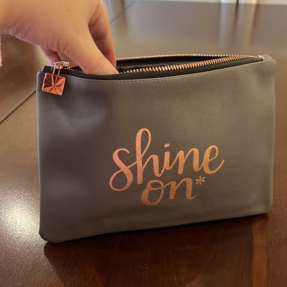 Erin Condren Bundle: Small Clutch, Travel Journal, adhesive monthly tabs, New - Picture 5 of 13